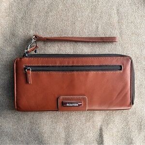 Kenneth Cole Reaction REAL LEATHER Wristlet Wallet